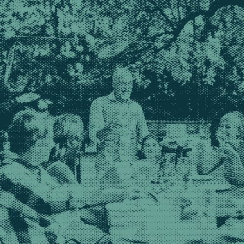 Ablaufbild: Grün genießen (Familie sitzt im Grün zusammen, lachend).
